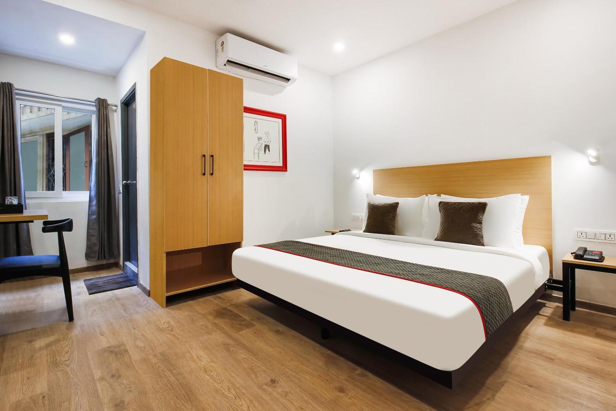 Super Townhouse The Cinco Hotel Near Esi Hospital Hyderabad Bagian luar foto